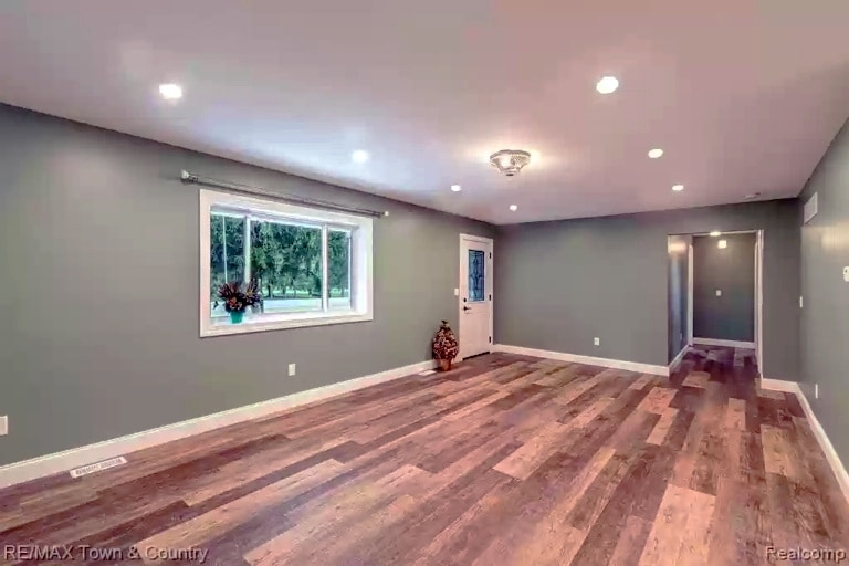 Residential Construction - Flooring & Painting